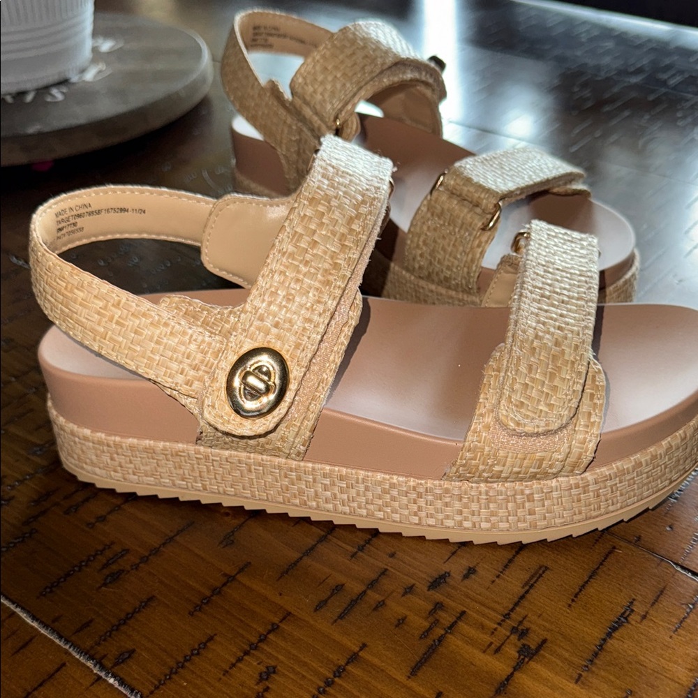 Cute Sandals 👡